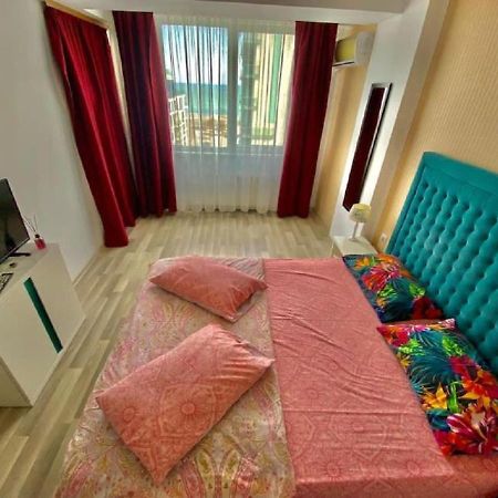 Blue Sky Summerland Apartman Mamaia Kültér fotó