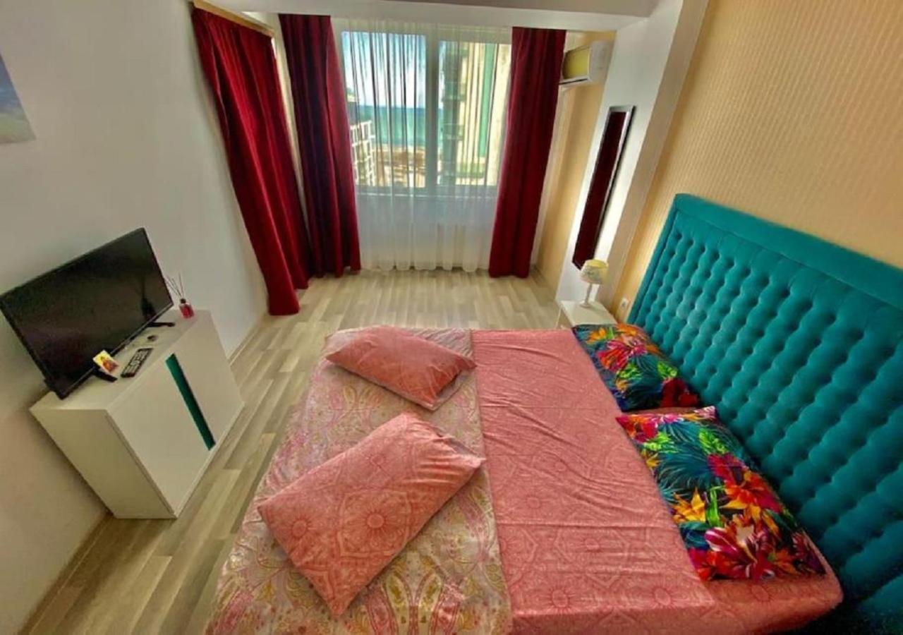 Blue Sky Summerland Apartman Mamaia Kültér fotó